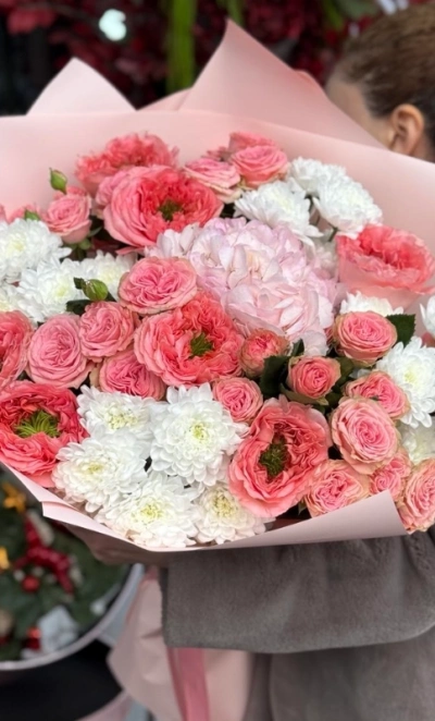 Нежное облако роз