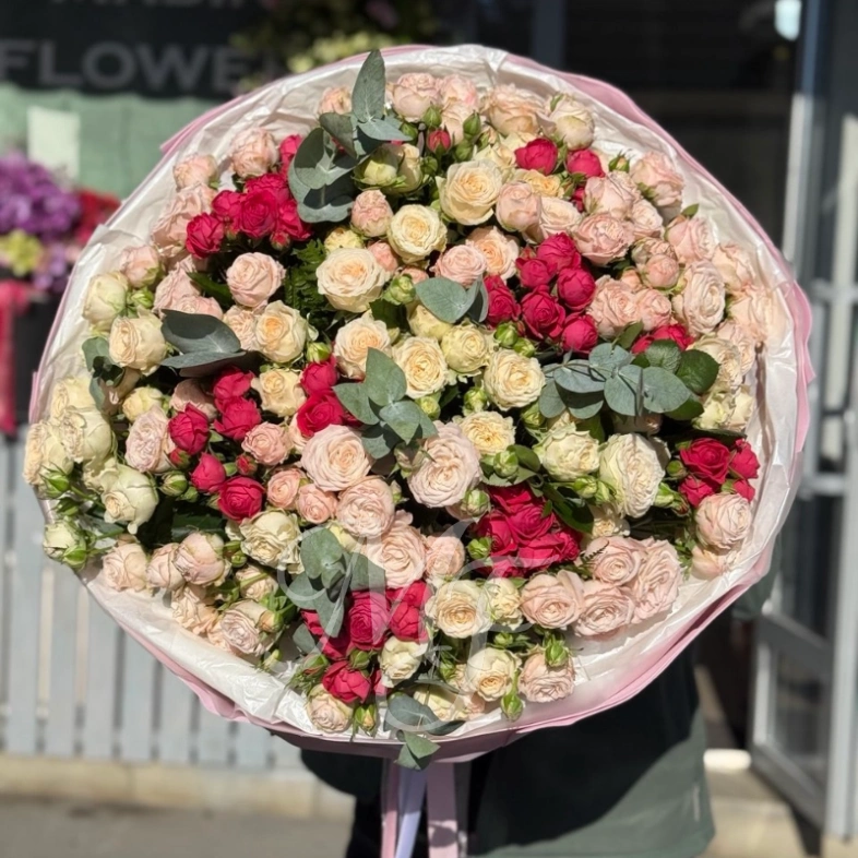 Нежный букет роз