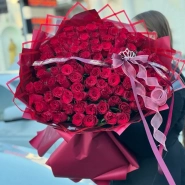 Роскошный букет из 101 розы 0