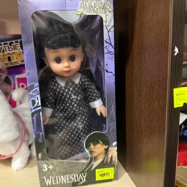 Кукла Уэнсдэй