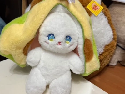 Зайка в костюме авокадо